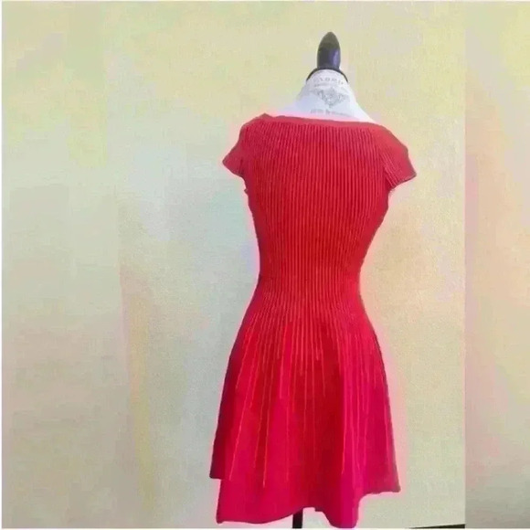 Milly- Sleeveless Structure Fit Flare Stretch Dress Size Petite (0-2) EUC! - Picture 6 of 7